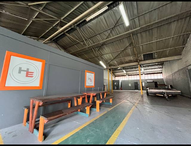 301M² WAREHOUSE FOR SALE IN ISANDO